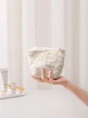 ホワイトフリースポーチセット 大小 2 点入り 立体花柄 化粧品収納バッグ