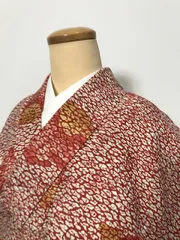 【中古】Mサイズ 小紋 化繊 赤茶地にまだら模様