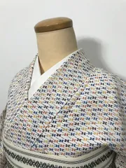 【中古】Mサイズ 小紋 化繊 白地に小花模様