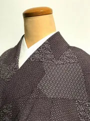 【中古】Mサイズ 化繊 小紋 小豆色地に寄せ柄模様