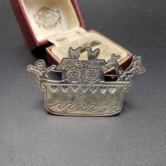 秦代風 双馬車 玉彫刻置物 風水 事業運・金運上昇 ギフト箱付き - メルカリ