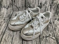 美品diana TOKYO スニーカー ホワイト メタルキャップ＋diana - メルカリ