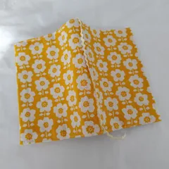 【文庫本サイズ】ブックカバー　花柄　黄色　ハンドメイド