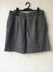 アンタイトル 黒白混じりスカート