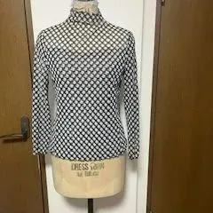 幾何学模様　メッシュ長袖Tシャツ　ブラック系