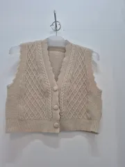 ケーブルニット ベスト アイボリー