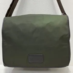 D9269　BURBERRY　バーバリー メッセンジャーバッグ　ショルダーバッグ　ワンショルダー　 肩がけ　斜めがけ　クロスボディ　カーキ系　オリーブカラー ナイロン　ノバチェック