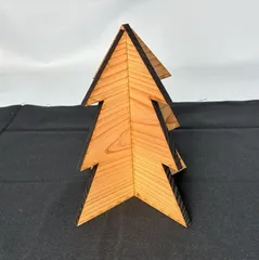 木製クリスマスツリー（飾り付き）