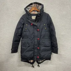 2025年最新】BURBERRY レディース ダウンジャケットの人気アイテム