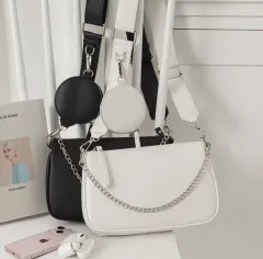 ミニ チェーン ショルダーバッグ 白 出品