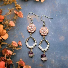 薔薇モチーフ　ビーズ　天然石　アメジスト　ローズクォーツ　ピアス・イヤリング　ピンク　パープル 　パール