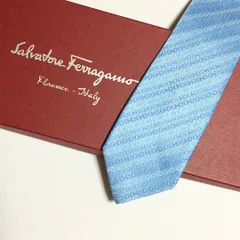 未使用級 サルヴァトーレフェラガモ Salvatore Ferragamo ネクタイ シルク100% ライトブルー ガンチーニ柄 2511-403