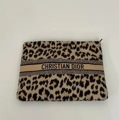 2025年最新】dior ポーチ ヒョウ柄の人気アイテム - メルカリ