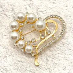 ハート　パール　ブローチ　ブローチ　スワロフスキー　お洒落　スーツやジャケットに　 アクセサリー　入学　入園　フォーマル