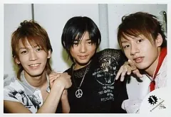 【中古】生写真(ジャニーズ) ジャニーズ/亀梨和也・薮宏太・中丸雄一/横型・バストアップ/公式生写真