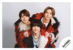 【中古】生写真(STARTO) SixTONES/高地優吾・松村北斗・田中樹/横型・上半身/「SixTONES AnniVERSARY」オリジナルフォト/公式生写真