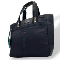 コーチ トートバッグ 黒 ナイロン ワンショルダー A4収納 u13 ハンドバッグ ロゴプレート レザー 本革 ブラック 自立可 肩掛け可 肩かけ可 ゴールド金具 チャーム付き COACH F10695