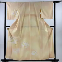 付下げ 身丈157cm 裄丈63cm S 袷 雲文 紗綾形 金糸 ぼかし 薄黄 正絹 優品 【中古】