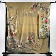 振袖 身丈157cm 裄丈67cm M 袷 牡丹 流水 金糸 金彩 ベージュ 正絹 名品 【中古】