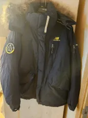 ニューバランス ダウン 85