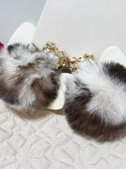 大きな猫耳ファーピアス