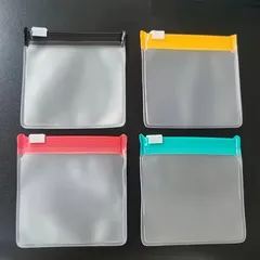 収納ポーチ 9枚セット 収納バッグ ミニサイズ 丈夫な 携帯性重視 スライドロック機構 正方形 小物整理用 半透明ケース 薬箱 ジュエリーボックス イヤホンケース 色ランダム 高品質プラスチック 整理整頓