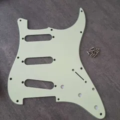 ストラトキャスターピックガード(ネジ付き) アメリカン/メキシカンフェンダースタンダードストラトキャスタースタイルエレキギター用