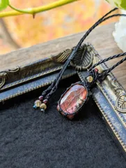 ☆パープルヘイズサンストーン☆マクラメ編みネックレス 474・マクラメネックレス