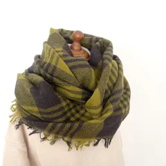 ウール100％の大判ストールにもなる風呂敷（フリンジ仕様）『オリーブカーキチェック』　ショールピン付き