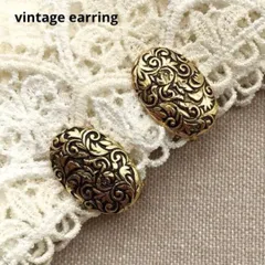 45207ヴィンテージ アラベスク風デザインぽってりイヤリング