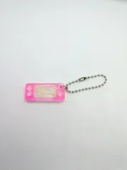 ハンドメイド レジンキーホルダー switch・ゲーム機型 黄色＆白シャカシャカビーズ入り ピンクコントローラーデザイン