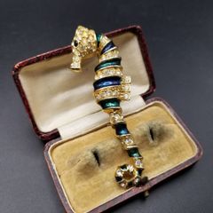 Swarovski ブローチ タツノオトシゴ カラフル - メルカリ