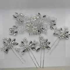 ヘアアクセサリー　コームとUピンの5点セット