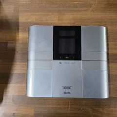 【清掃済・動作確認済・値下げしました(⌒∇⌒)】タニタ 体重計 インナースキャンデュアルシルバーのサムネイル