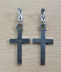 ディオール　十字架イヤリング