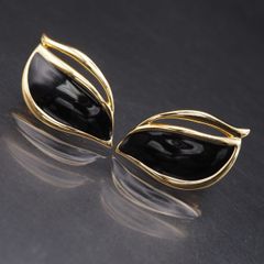 Item thumbnail for item d7e493fb-d63a-49af-847e-8030f1e6bbce