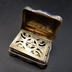 純銀製 皇室御下賜品 シガレットケース（煙草入れ）ボンボニエール