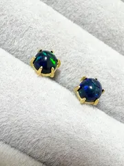 小ぶり　5mm　宝石質ブラックオパールAAA 　SILVER925製・18KGP仕上げ　エチオピア産宝石質　ブラックオパールのピアス　天然石　つけっぱなし