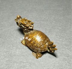 アロワナ 魚型置物 貨幣台座 縁起物 - メルカリ