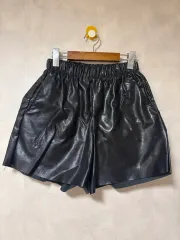 ハーフパンツ 黒 ピンク