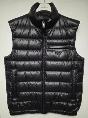 2025年最新】PRADA メンズ ベストの人気アイテム - メルカリ