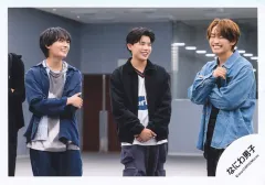 【中古】生写真(STARTO) なにわ男子/大西流星・長尾謙杜・藤原丈一郎/横型・膝上/シングル「コイスルヒカリ」MV＆ジャケ写オフショット/公式生写真