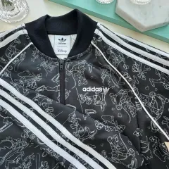 アディダス ディズニー コラボ トラックジャージ ブラック ジャージ
