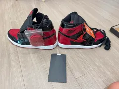 ジョーダン 1 レトロ ハイ OG パテント ブレーザー レッド