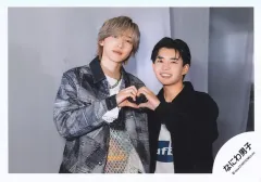 【中古】生写真(STARTO) なにわ男子/道枝駿佑・長尾謙杜/横型・上半身/シングル「コイスルヒカリ」MV＆ジャケ写オフショット/公式生写真