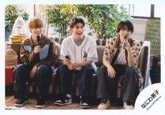 【中古】生写真(STARTO) なにわ男子/西畑大吾・長尾謙杜・大橋和也/横型・全身/シングル「コイスルヒカリ」MV＆ジャケ写オフショット/公式生写真