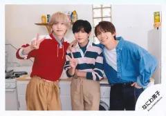 【中古】生写真(STARTO) なにわ男子/道枝駿佑・長尾謙杜・藤原丈一郎/横型・膝上/シングル「コイスルヒカリ」MV＆ジャケ写オフショット/公式生写真