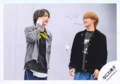 【中古】生写真(STARTO) なにわ男子/西畑大吾・大橋和也/横型・膝上/シングル「コイスルヒカリ」MV＆ジャケ写オフショット/公式生写真