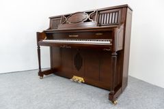 ほぼ未使用】ウェンドル＆ラング AU-118W アップライトピアノ 猫脚