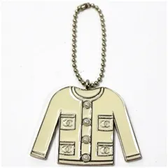 シャネル ジャケットモチーフ キーホルダー アイボリー シルバー 中古 ABランク CHANEL アクセサリー レディース 女性用のサムネイル